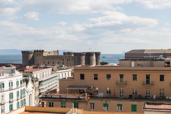 Na foto é possível ver o objeto Napolidays Toledo Apartment By Dimorra localizado na cidade de Naples.