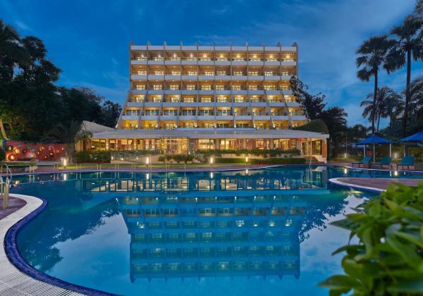 A la foto es mostra l'objecte The Resort situat a la ciutat de Manori.