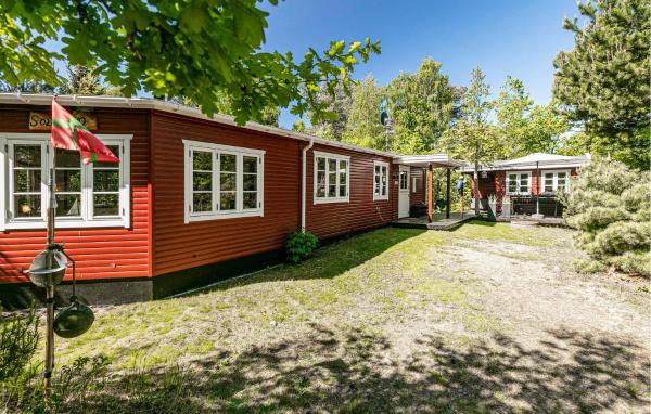 A la foto es mostra l'objecte Cozy Home In Nexø With Kitchen situat a la ciutat de Neksø.