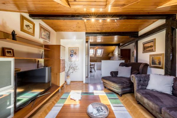 The photo shows the Amorina apartment located in the city of Split.