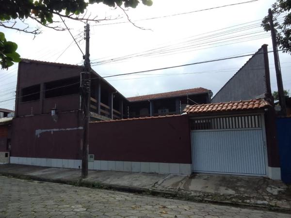 A la foto es mostra l'objecte Casa com piscina recanto do sol situat a la ciutat de Mongaguá.