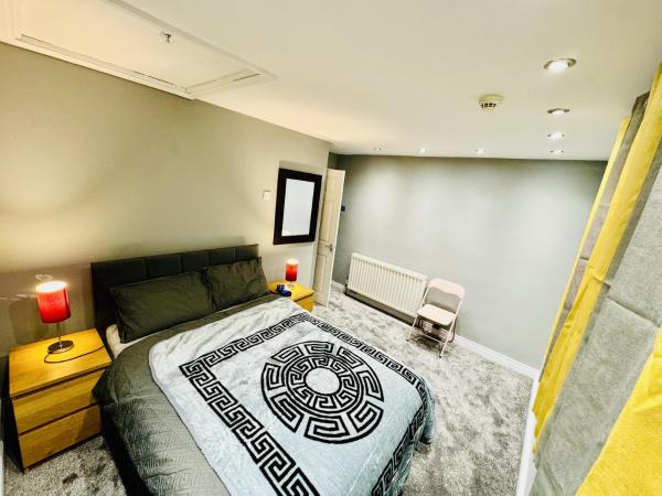 A la foto es mostra l'objecte 4 bedrooms Full house Stourbridge Birmingham situat a la ciutat de Pedmore.