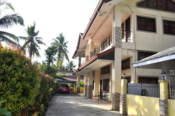 A la foto es mostra l'objecte Pal-Watson Apartments situat a la ciutat de Mactan.