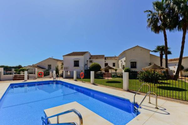 17c Las Palmas, Oasis - Nerja