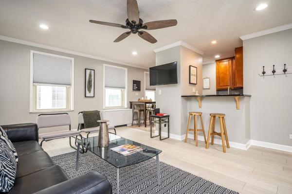 The photo shows the Downtown! 24h Concierge! Private Balcony! 11K located in the city of Atlanta.