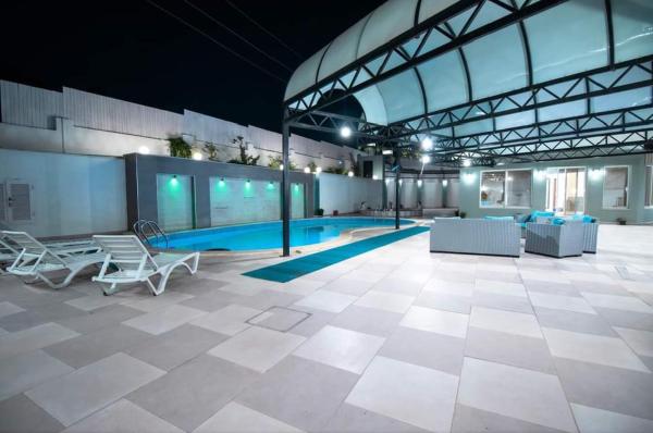 The photo shows the شاليه gerasa breeze resort located in the city of An Nabī Hūd.