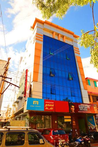写真にはTiruchengodu市にあるKG Grand Innが写っています。
