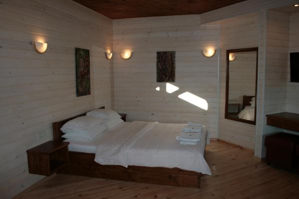 Στη φωτογραφία φαίνεται το αντικείμενο Tora Bora Guest House που βρίσκεται στην πόλη Pasarel.
