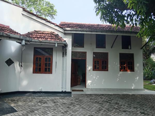 A la foto es mostra l'objecte Shalom Residencies situat a la ciutat de Negombo.