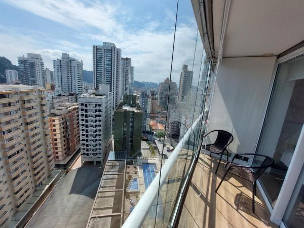A la foto es mostra l'objecte Book Santos Unlimited 1413 - Modernidade e Arte situat a la ciutat de Santos.