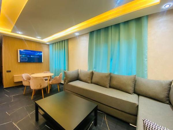 A la foto es mostra l'objecte Luxueux et Chic Appartement 2 Chambres prés de la Grillardière Maarif situat a la ciutat de Casablanca.