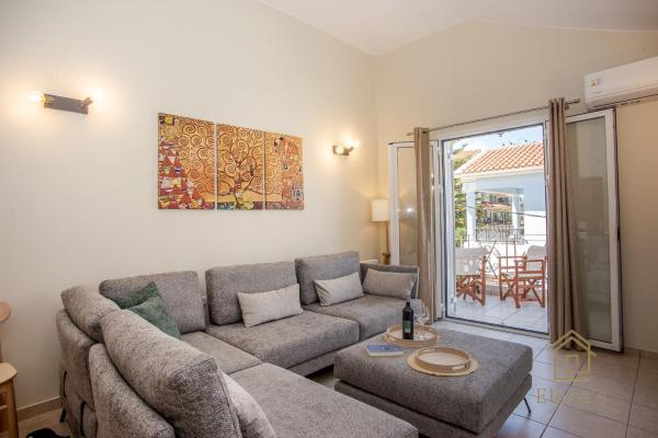 A la foto es mostra l'objecte Elena's apartment 5 situat a la ciutat de Argostoli.