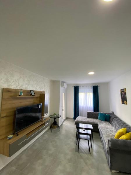 Na foto é possível ver o objeto Apartman Kiko localizado na cidade de Ulcinj.