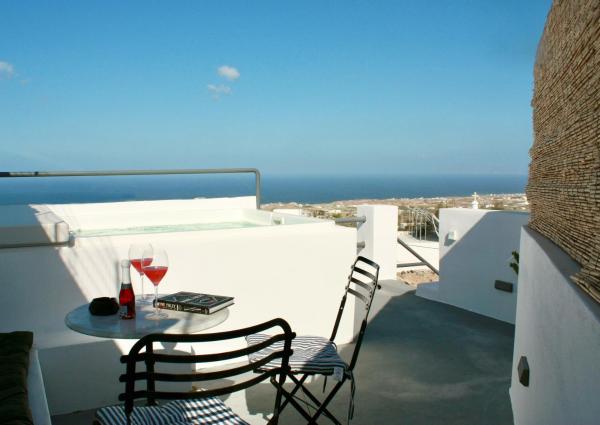 A la foto es mostra l'objecte The Lava Villa by A Terre Cave Villas situat a la ciutat de Fira.