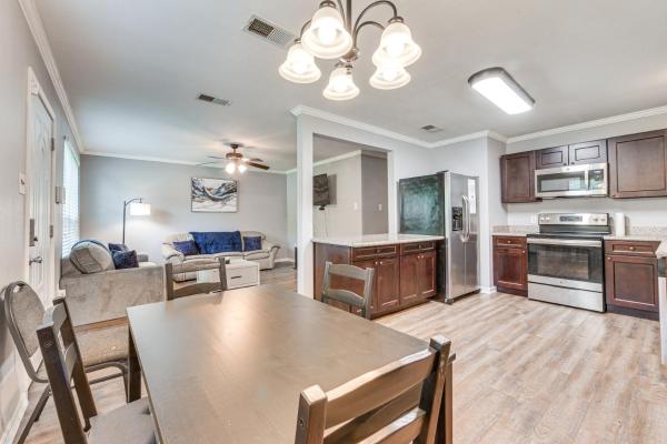 Baton Rouge Home With Yard About 14 Mi To Downtown! - Baton Rouge, LA