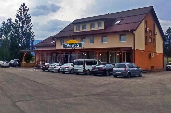 A la foto es mostra l'objecte Tihe Noci Motel situat a la ciutat de Pale.