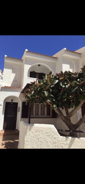 A la foto es mostra l'objecte Chalet pareado frente al mar situat a la ciutat de Múrcia.