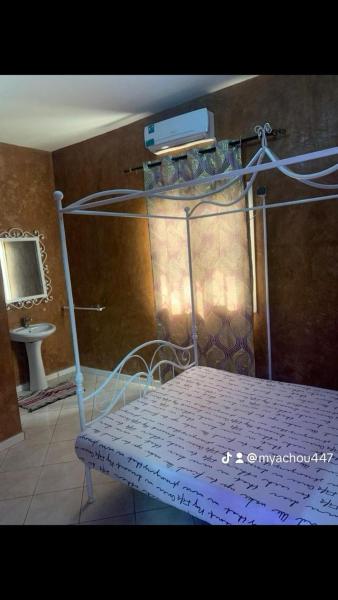 A la foto es mostra l'objecte Villa nianing 01 situat a la ciutat de Nianing.