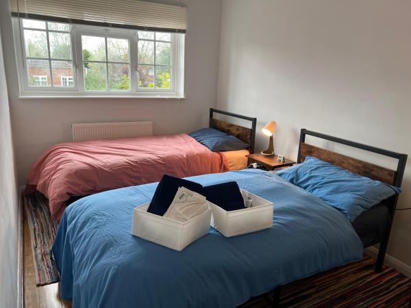 På bilden syns objektet South London Rooms som ligger i staden Sutton.