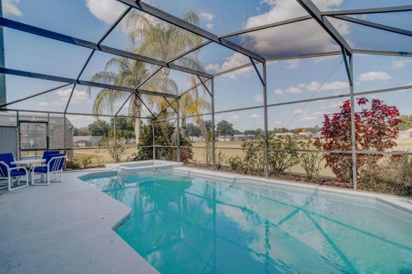 4BR Home with Pool 15 Mins from Disney, Davenport