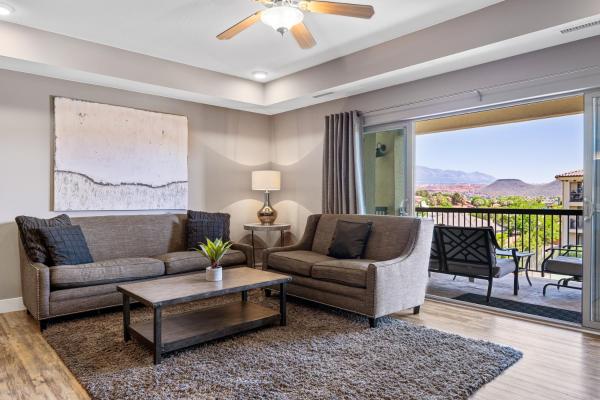3ベッドルーム アパートメント — 141 m² - Sunset Point #W302 condo