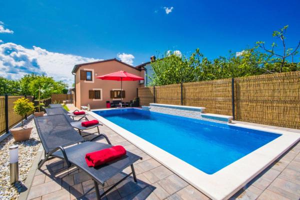 Villa Veronika, A Cozy And Charming Villa For Summer Holidays - Motovun