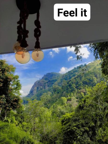 A la foto es mostra l'objecte Kai Kazee Ella situat a la ciutat de Ella.