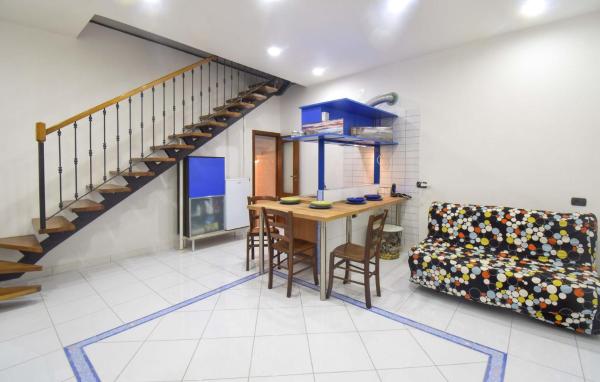 På billedet ses objektet Stunning Apartment In Napoli With Wifi beliggende i byen Napoli.