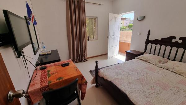Auf dem Foto ist das Objekt Chambre Achada São Filipe, Praia in der Stadt Ribeirão Chiqueiro zu sehen.