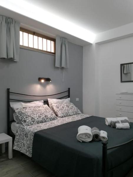 Na fotografii je vidět objekt Maria's guesthouse nacházející se ve městě Letojanni.