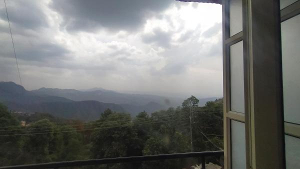 A la foto es mostra l'objecte Sunshine Hills View B&B situat a la ciutat de Jutogh.