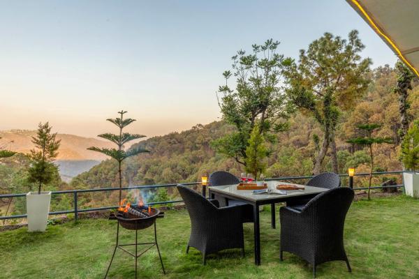 Alaya Stays Live Life 2bhk Apartment In Kasauli - 卡紹利