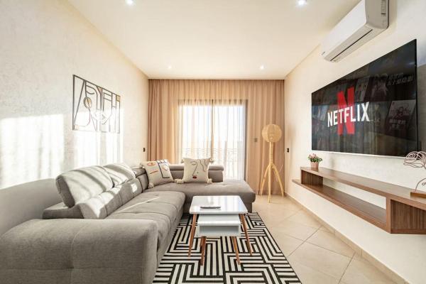 På billedet ses objektet RA26 Elegant&Chaleureux Netflix et parking gratuit beliggende i byen Marrakech.