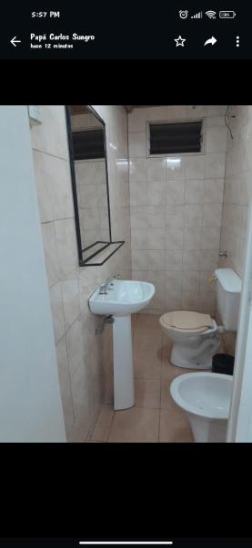 A la foto es mostra l'objecte Hostel Colón situat a la ciutat de Posadas.