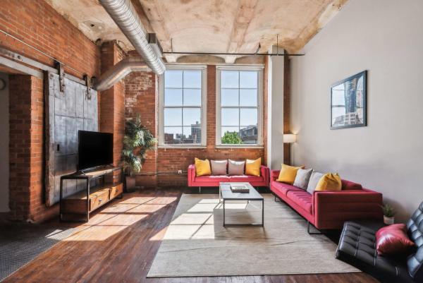 Nella foto è visibile l'oggetto 3BR Luxury Loft Oasis with Gym situato nella città di Kansas City.