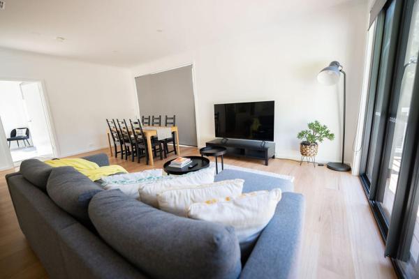 Foto 5: Spacious & Modern 4 Bedrooms