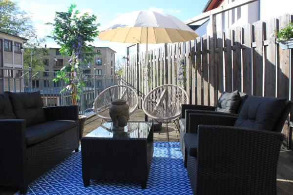 R B Apartment Hamburg Family - 108 qm mit Dachterrasse - Badewanne & Dusche - kostenloses Parken - 2 Schlafzimmer, Hamburg