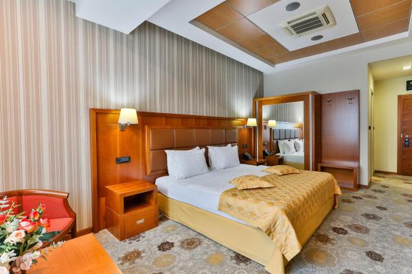 På billedet ses objektet Kings Park Hotel beliggende i byen Podgorica.