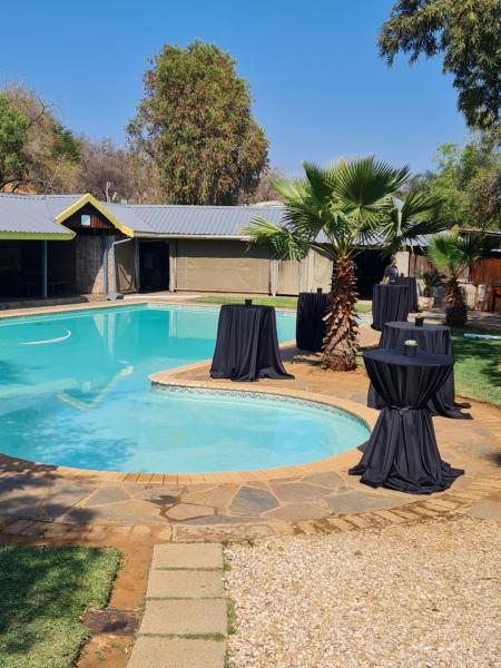 Na foto é possível ver o objeto N4 Guest Lodge localizado na cidade de Rustenburg.