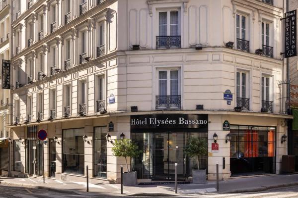 A la foto es mostra l'objecte Hotel Elysées Bassano situat a la ciutat de París.