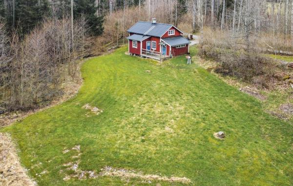 A la foto es mostra l'objecte Nice Home In Mellerud With Wifi situat a la ciutat de Ängenäs.