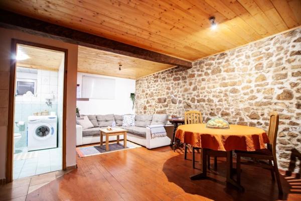 A la foto es mostra l'objecte House in Punat on the island of Krk situat a la ciutat de Punat.