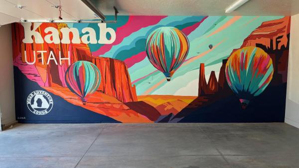 Modern Downtown Indoor Pool Hot Tub Views - Kanab, UT