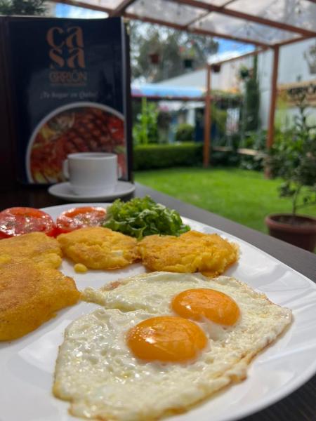A la foto es mostra l'objecte Casa Carrión situat a la ciutat de Quito.