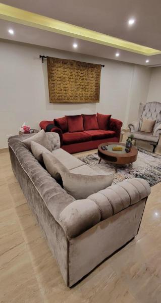 Nella foto è visibile l'oggetto Luxury apartments, Mohandiseen 502 situato nella città di Il Cairo.