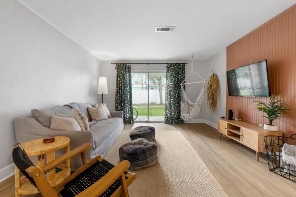 På bildet vises objektet Island Suite - Walk to Downtown! som ligger i byen St. Augustine.