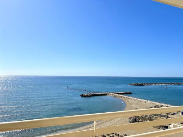 På billedet ses objektet Stella Maris Estrella del Mar Ecobeach Fuengirola beliggende i byen Fuengirola.