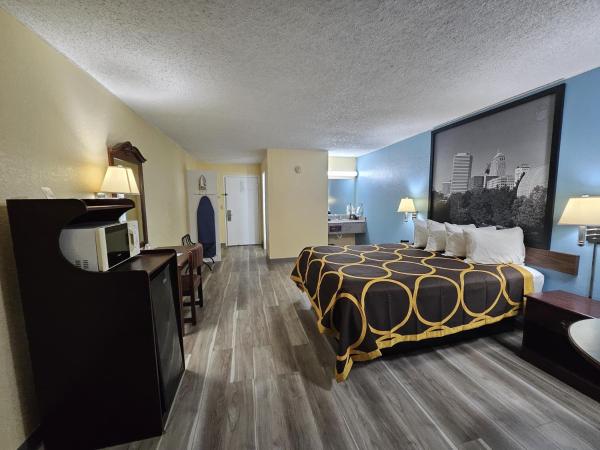 Foto 5: Super 8 by Wyndham Clinton