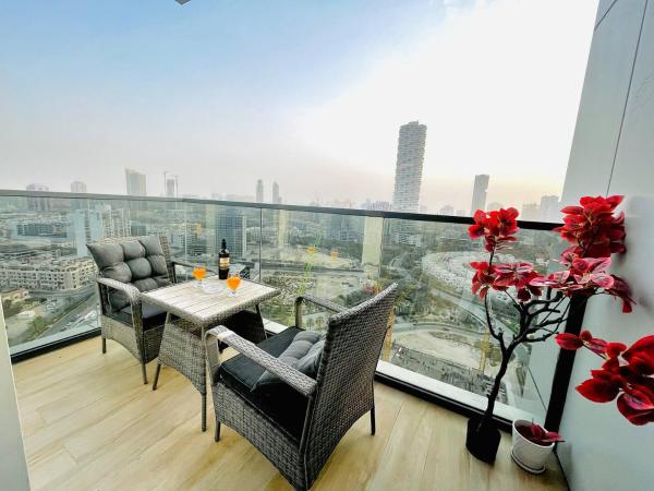 High-Floor Luxurious Living in JVC, Near Dubai Marina, Dubái