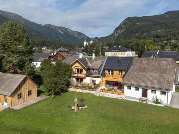 Auf dem Foto ist das Objekt Heimathaus Dengg in der Stadt Begöriach zu sehen.